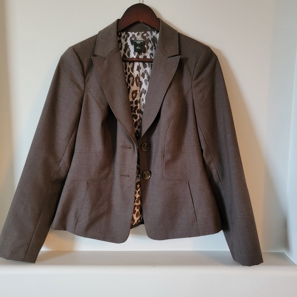 Ann Taylor suit. Size 4P. Brown. - Picture 4 of 7